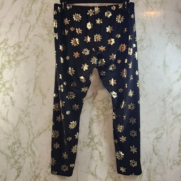APT. 9 Snowflake Leggings - Picture 7 of 13